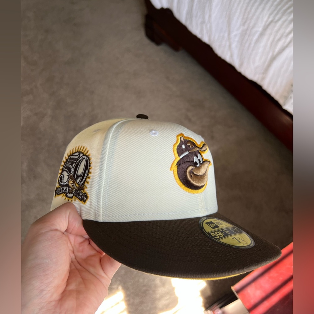 Fitted hat from FAM